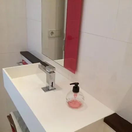 Apartment Spacious In + Pool *