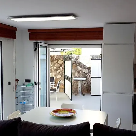 Spacious In + Pool Apartament *
