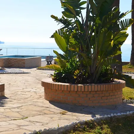 Spacious In + Pool Apartament *