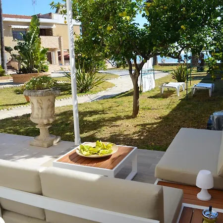 Apartament Spacious In + Pool