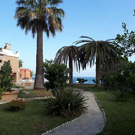 Apartament Spacious In + Pool