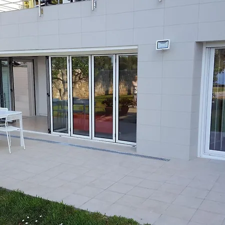 Spacious In + Pool Apartament