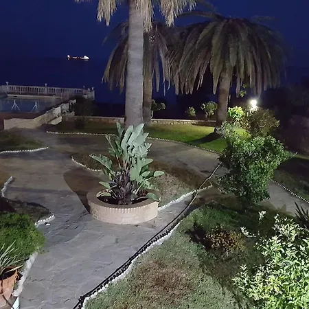 Spacious In + Pool Apartament